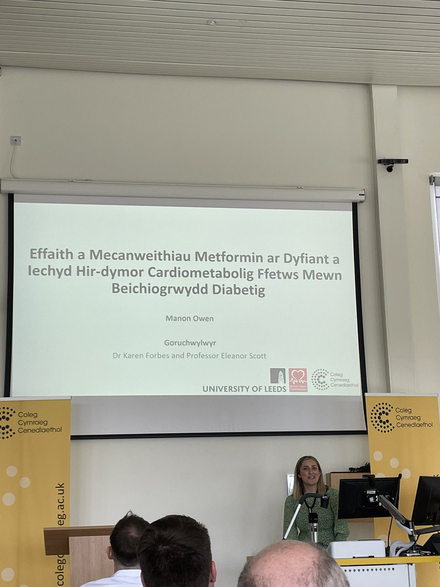 Coleg Cymraeg Ôl-radd (@cccolradd) on Twitter photo Hynod o ddiddorol gan <a href="/ManonOwen4/">Manon Owen</a>! Yr holl ffordd o <a href="/UniversityLeeds/">University of Leeds</a> i <a href="/Prifysgol_Aber/">Prifysgol Aberystwyth</a> i gyflwyno heddiw 😳 Hynod o ddiddorol gan <a href="/ManonOwen4/">Manon Owen</a>! Yr holl ffordd o <a href="/UniversityLeeds/">University of Leeds</a> i <a href="/Prifysgol_Aber/">Prifysgol Aberystwyth</a> i gyflwyno heddiw 😳