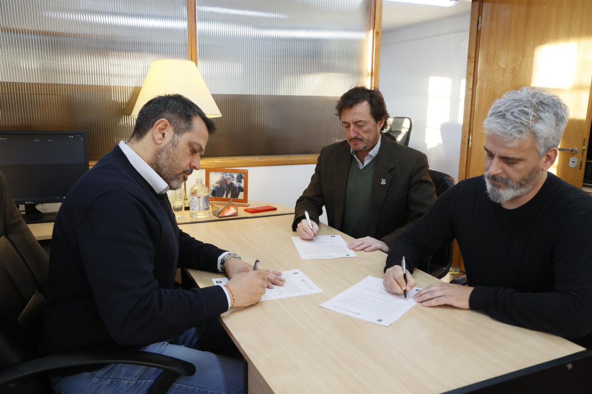 Empresa de turismo estudiantil dona insumos a Sanidad Animal
Lee más 👉bit.ly/3Hq6jav

<a href="/GennusoG/">Gustavo Gennuso</a> #GastonBurlon #ClaudioOtano
#gestionactiva #gustavogennuso #barilocheproductivo