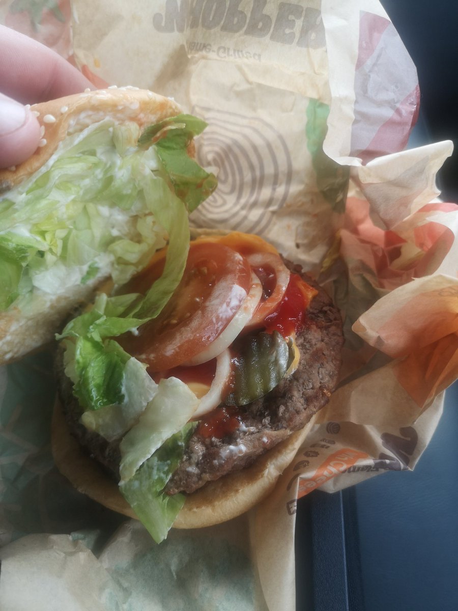 PeterForti's tweet photo. @BurgerKingUK now with no bacon apparently https://t.co/TdI1KvhLQG
