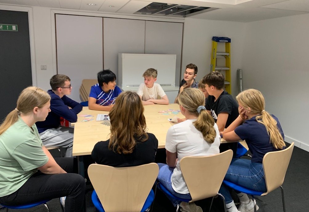 ChemOutreachOxf's tweet photo. We've had a fantastic day so far with teachers and Year 9 students from @PHSNewbury π
Here they are enjoying our #Thinking3D workshop!
#outreach #chemistry #STEMeducation https://t.co/uCmuib1r6U