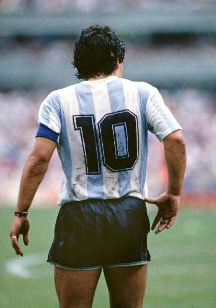 laesquinadeD10S's tweet photo. Mi 10. Tú 10. Nuestro 10.

#DiegoEterno #DiegoArmandoMaradona https://t.co/3Js1S0mlYG