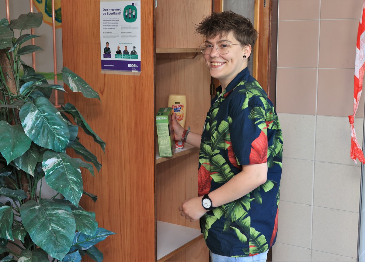 Je ziet ze op steeds meer plaatsen verschijnen: #buurtkasten Ook in  Hoogveld in Hintham zijn er deze week 2 geplaatst. Bewoonster Joyca kwam met dit initiatief. ism <a href="/Farentsociaal/">Farentsociaalwerk</a> hebben we dit nu opgepakt. #alseengoedebuurman #samenvoordebuurt
wonenbijjoost.nl/buurtkasten-bi…