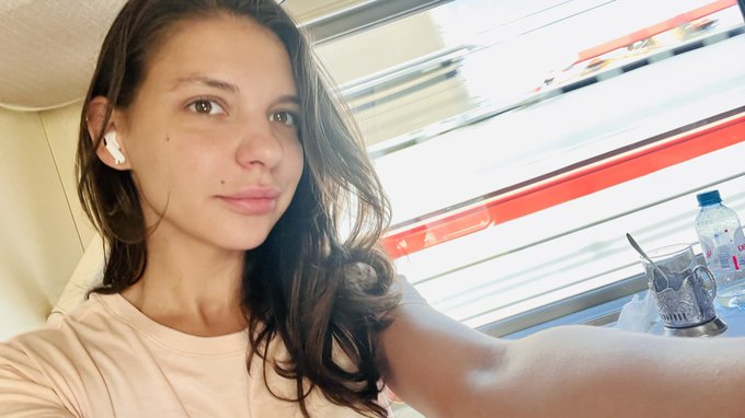 Train journey🚂❤️ https://t.co/b5VuCobfrs<a href="/tag/clip"class="tags"><span>#clip</span></a>