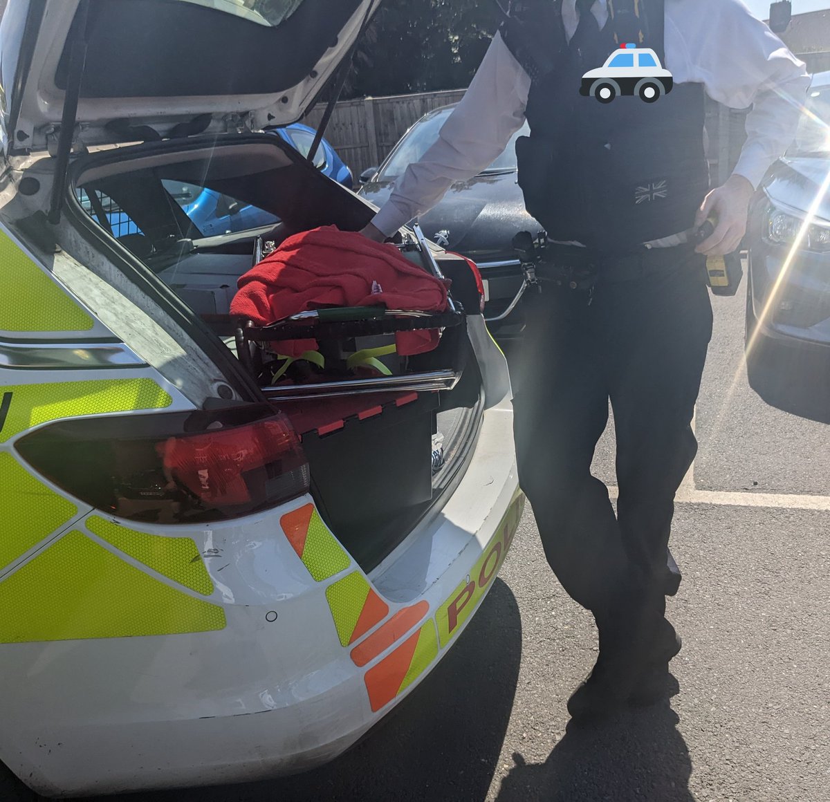 Karma for the recent cake fine... Thank you <a href="/MPSHillingdon/">Hillingdon Police</a> for returning kit 🤦 The crew are organising ice-cream...