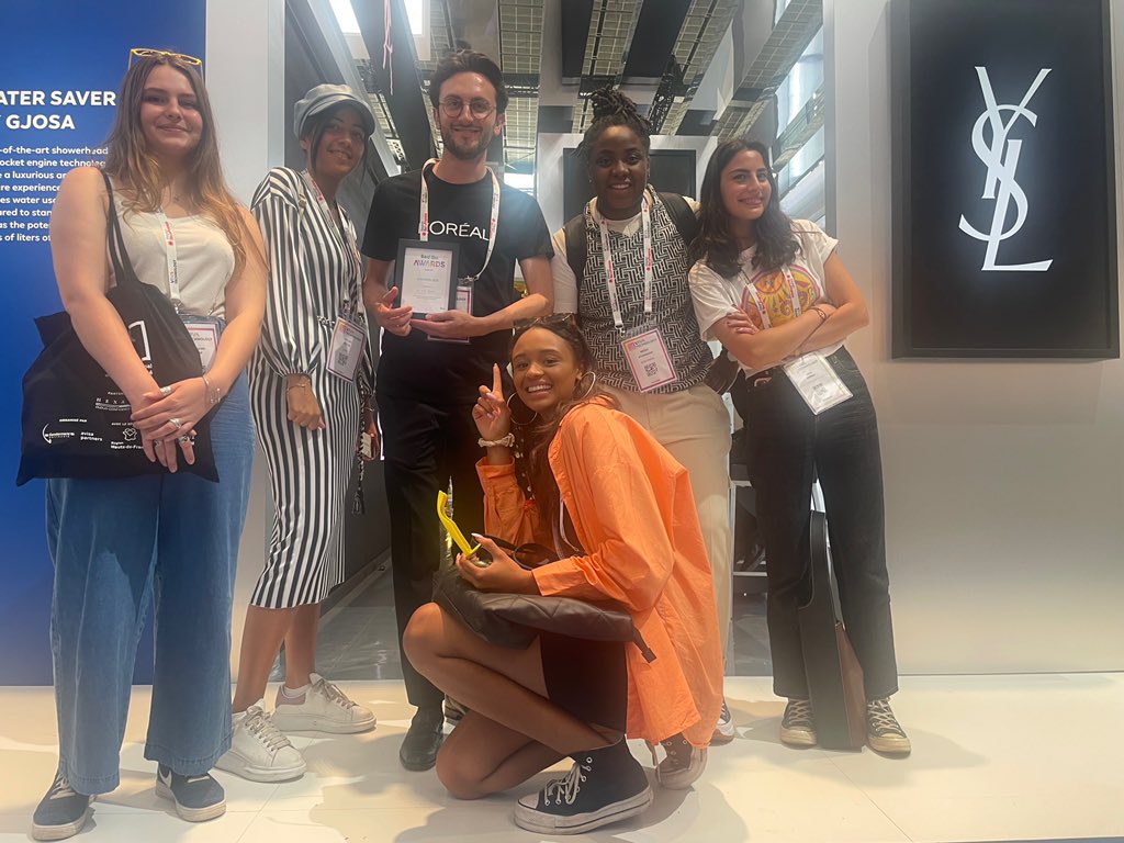Team_ESDeter's tweet photo. Notre ESd Award à été remis à YSL Scent Station ! @ysl @esd_ecole @vivatech #esdxvivatech https://t.co/noA0mwHxWT