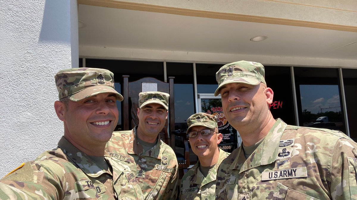 theSoldiersSMAG's tweet image. Congratulations to @SGMPaulDGomez @SGMTownsendW and SGM Larry Gardiner on your selections for BN CSM. The @USAODCorps is providing #MultifunctionalLogisticians all over the Army. #Class71 #AlwaysForward @ThePeoplesSMAG @MikeCavezza @CSM_Grant @OrdnanceCSM @jimmysellers72