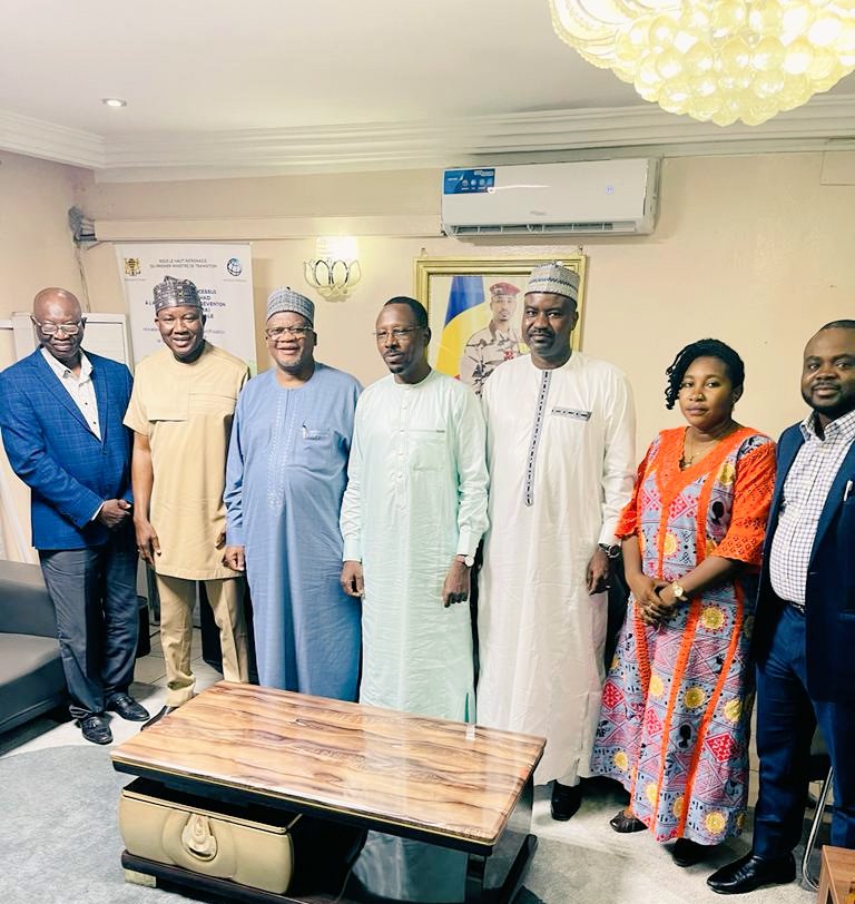 📢The 4th #LakeChadBasin Governors Forum will be held this year in🇹🇩

The Minister of @MEpdci met a delegation led by <a href="/Amb_MNuhu/">Mamman Nuhu</a> &amp; <a href="/KamaluddeenKK/">Kamil Kayode Kamaluddeen</a>. He assured of the Government's support🤝for the success of this important event for the region.

Stay tuned! More upcoming
#GovForum