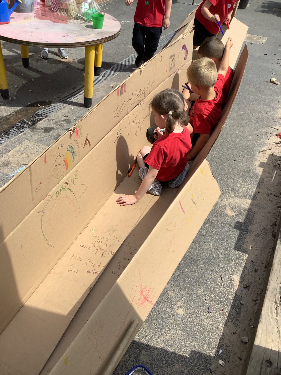 stgregorys_EYFS's tweet photo. Reception are having lots of fun exploring boxes... so far they have been a canoe, a boat, an aeroplane and a rocket. I wonder what it will be next! https://t.co/m1he9eQA8z