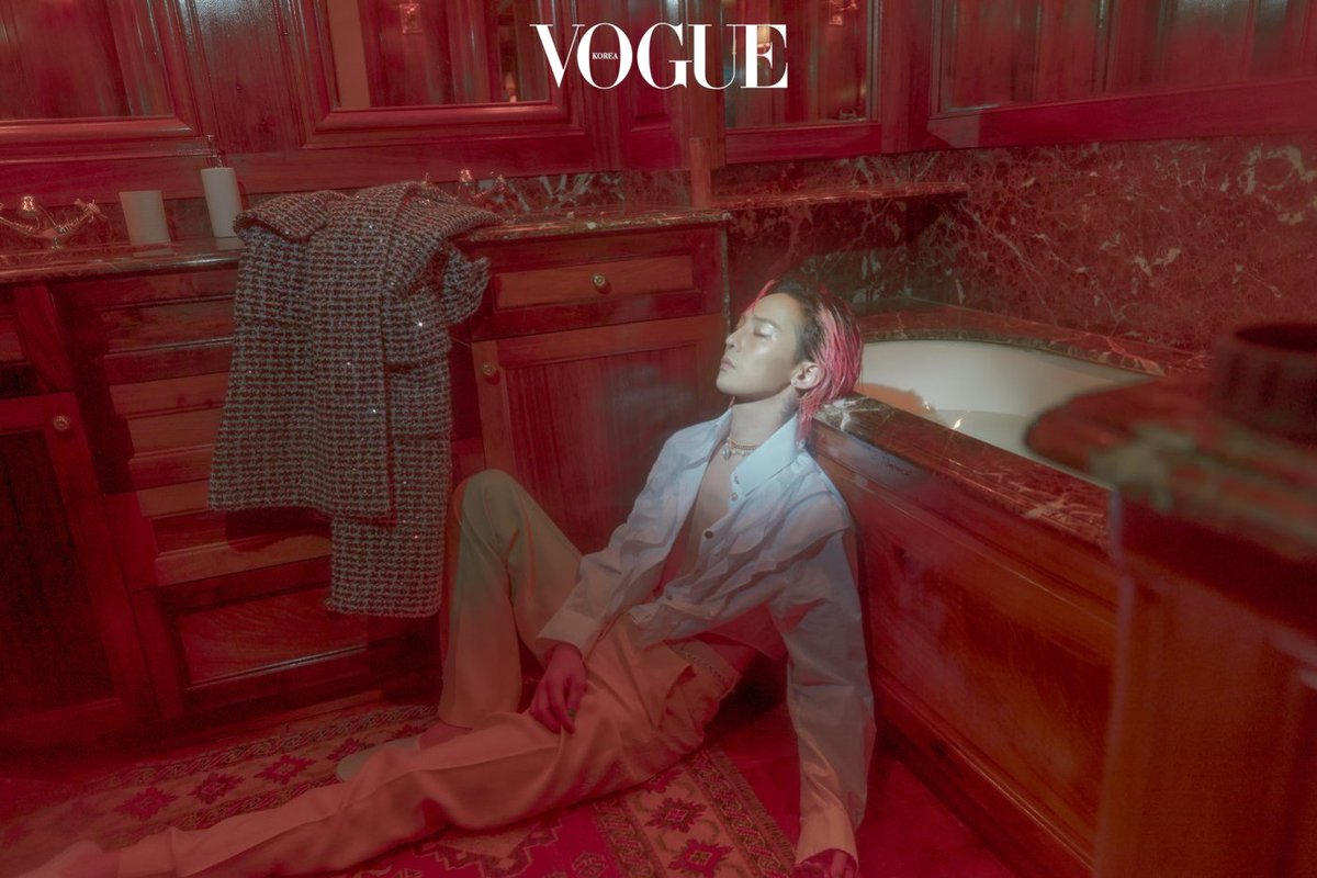 💎 Remember when Gucci modelled a shirt - G-Dragon Updates