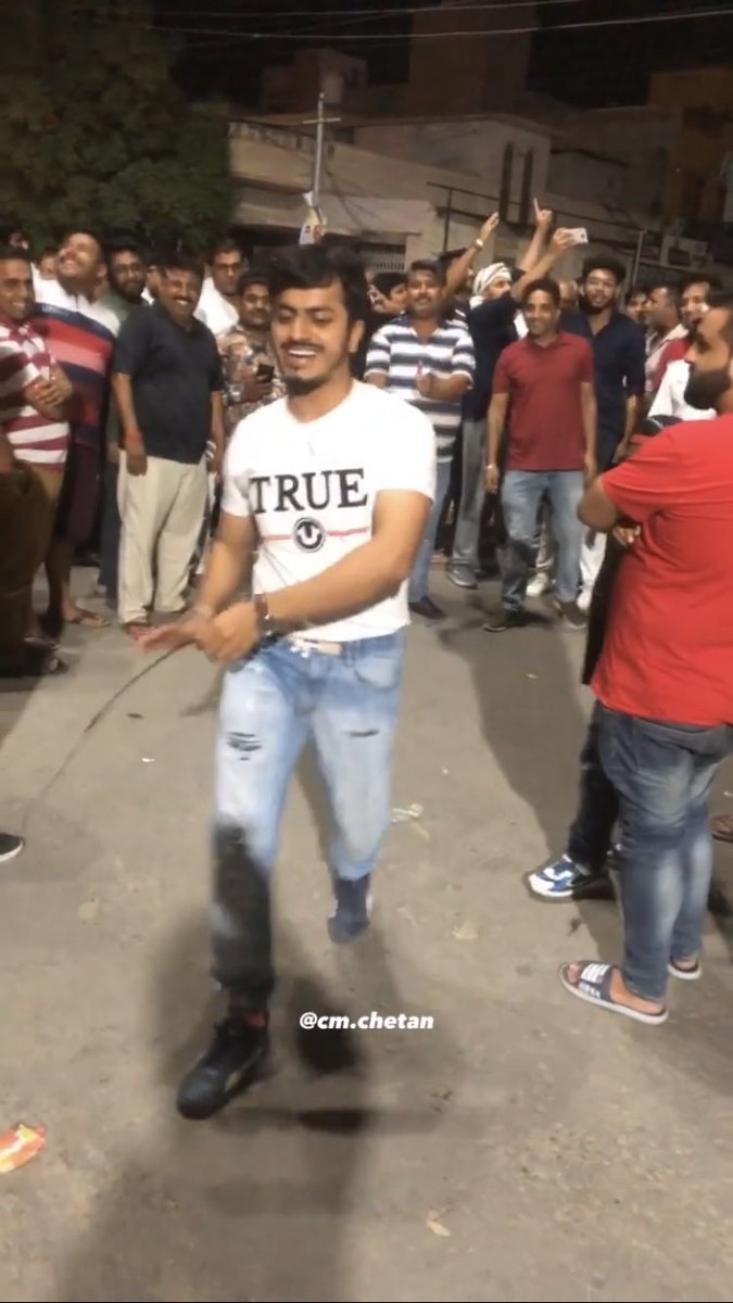 MiddhaChetan's tweet photo. Link of my “DANCE IN PUBLIC” Series👇🏻

https://t.co/BXmekdyXzd

This series shows the dance performed by me at different public places.
Do watch &amp; share!
Also, Subscribe my Channel!

#Dance #YouTube #public #Video #AnushkaSharma #FathersDay #music https://t.co/xAJPUPHoXP