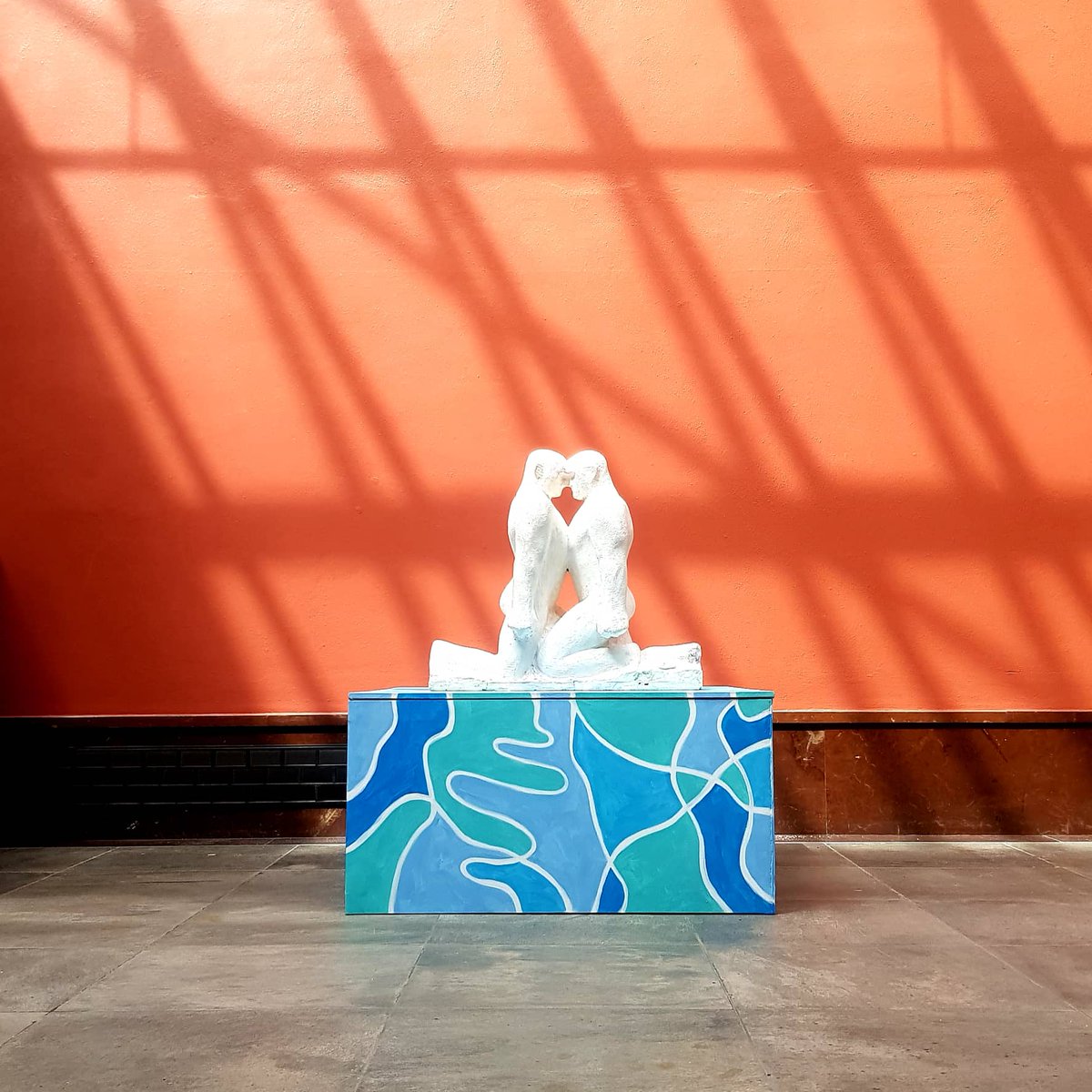 I kveld 18:00 åpner utstillingen PARADE i Vigelandmuseet 🏳️‍🌈 Et skeivt blikk på Gustav Vigeland sin kunst og historie, kuratert av Bjørn Hatterud og Håkon Lillegraven. les mer om utstillingen og sideprogrammet her: vigeland.museum.no/utstillinger/p…

#skeivtkulturår2022 
📸: Jarle Strømodden