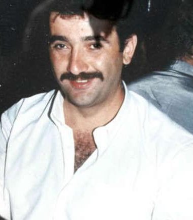 Der Kleinunternehmer Theodoros Boulgarides wurde am 15. Juni 2005 in München vom NSU-Netzwerk ermordet. Er war das siebte Opfer der Terroristen, die geschützt und gefördert von staatlichen Stellen jahrelang mordend durch Deutschland zogen.

Rest in Peace and Power 🤲🏽