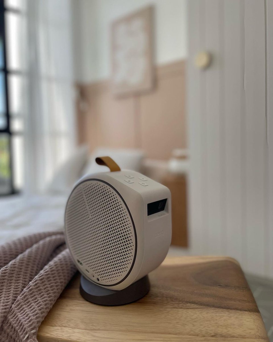 PhilKellett1's tweet image. RT @PhilKellett: Honey your soul is golden. 🌻 We're loving this neutral aesthetic from @homuliving featuring our beautiful + portable GV30.

#GV30 #BenqGV30 #portableprojector #bluetoothprojector #miniprojector #ledprojector #BenQ #projector #benqpor…