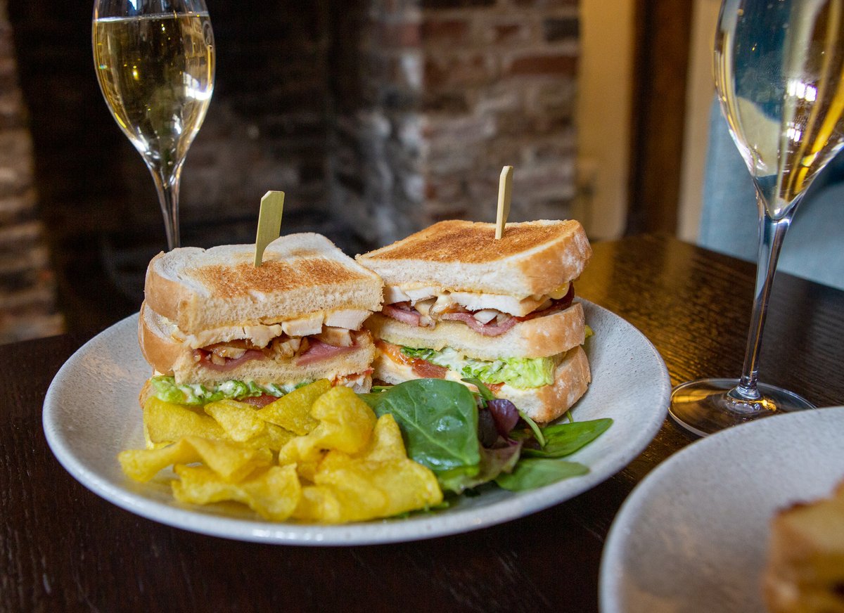 Club Sandwich 🥪You can't go wrong with a freshly made doorstep sandwich, so if you're looking for a lunchtime pit stop, The Swan is the place for you. Make the most of the sunshine out in our flower-filled garden, or take a seat in the lounge, we look forward to welcoming you 🦢