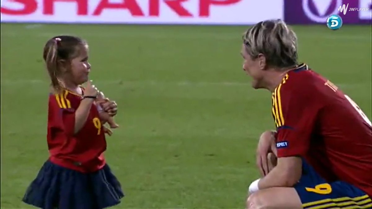 jaimedepaz_01's tweet photo. #Eurocopa2012
@Torres https://t.co/cOVUGeKEsv