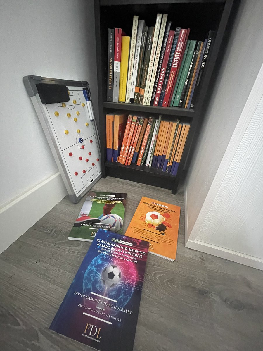 ➡️ NUEVOS 📚 

- Entto sistémico basado en las emociones #XavierDamunt y <a href="/IsaacGuerreroH/">Isaac Oriol Guerrero</a> 

- Entto sistémico representativo en el FB <a href="/JoaquinGonRo/">Joaquín González-Rodenas ⚽</a> 

- Creatividad en el ⚽️ <a href="/MiguelDkno1/">Miguel Fernández</a> <a href="/IgnacioABP/">Ignacio Benedetti P.</a> <a href="/vicborrego/">Víctor Borrego</a> <a href="/AlexCoutoLago/">Álex Couto Lago</a> <a href="/_MiguelChamorro/">Miguel Chamorro</a> <a href="/Rivilla_/">Iván Rivilla</a> <a href="/Clagopuvigo/">Carlos Lago Peñas 卡洛斯·拉戈·佩纳斯</a> <a href="/Alexortiz1987/">alexortiz</a>