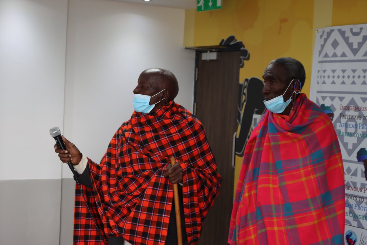 Tears of pain,
Pain of evictions of their brothers and sisters in Tanzania by @SuluhuSamia and her cronies.

Even the strongest needs a shoulder to cry on, 
These Maasai elders from Kenya are calling on Samia to end the evictions of Maasai in Tanzania

#EndViolence
#StopEvictions