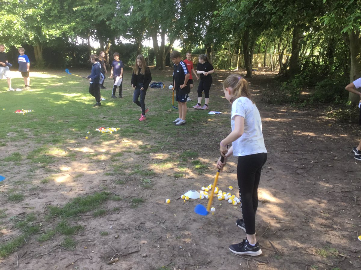 FleetWoodLane's tweet photo. Owls class starting off our whole school golf day.
#fleetwoodlane #owlsclass https://t.co/hArdafut88