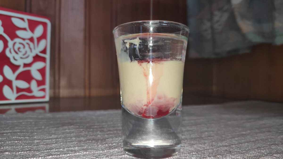 ralecocktails's tweet photo. Full video recipe ->https://t.co/Hq56MyURP5
 (no)-brain hemorrhage shot 🍹🍸🧠
#cocktail #cocktails #brain https://t.co/wcJdrlgBAu
