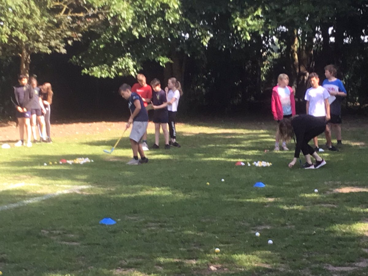 FleetWoodLane's tweet photo. Owls class starting off our whole school golf day.
#fleetwoodlane #owlsclass https://t.co/hArdafut88
