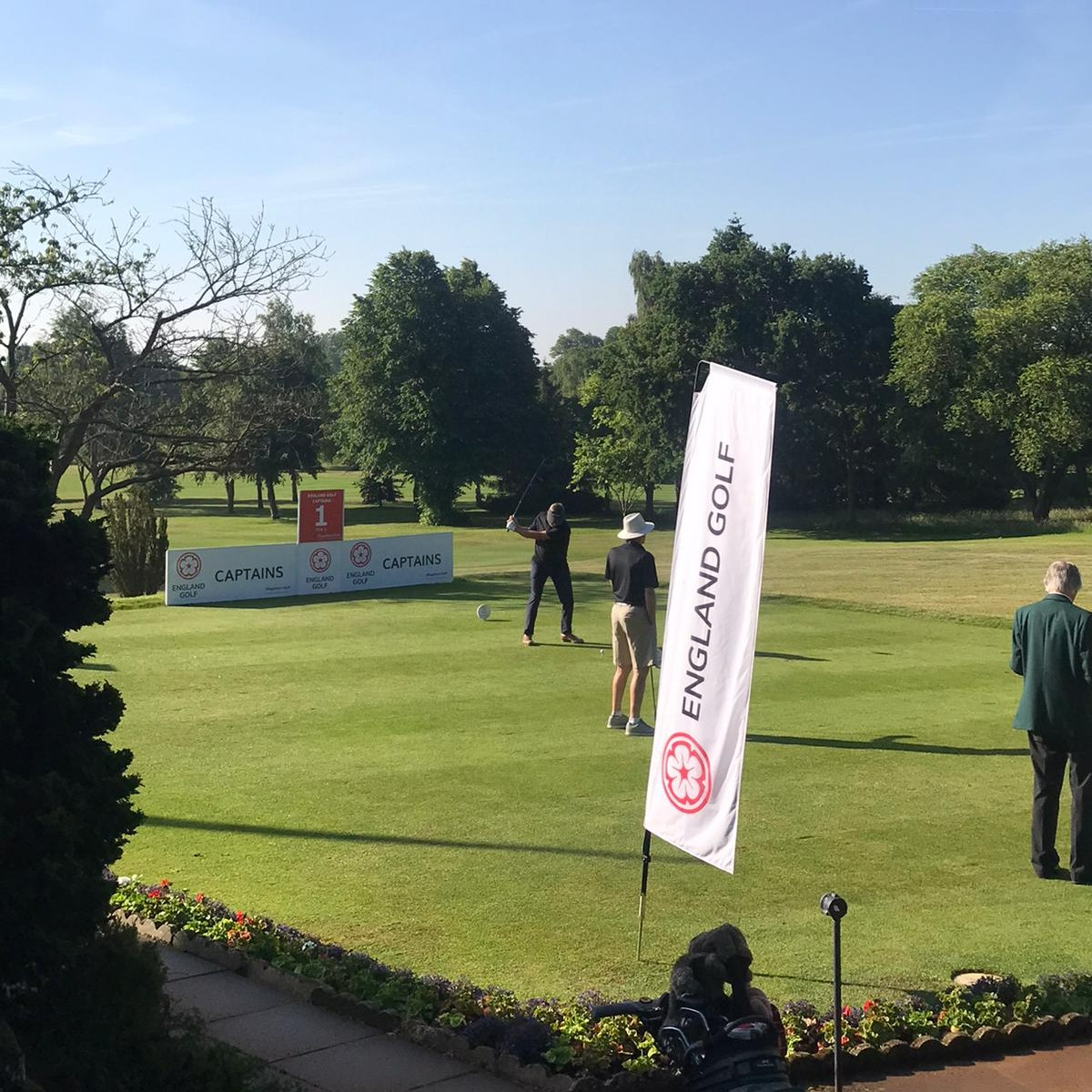 EnglandGolf's tweet photo. 🏌️‍♂️ Following the Senior Series, our attention turns to the Captains event at the sunny John O'Gaunt Golf Club!

We're looking forward to another great day of golf! ☀️

Live scoring: https://t.co/LUqYcOiK6A

🇺🇦 #EGStandswithUkraine 🇺🇦
Donate here - https://t.co/G0Otq5HOt9 https://t.co/oQ4TGsxUwv