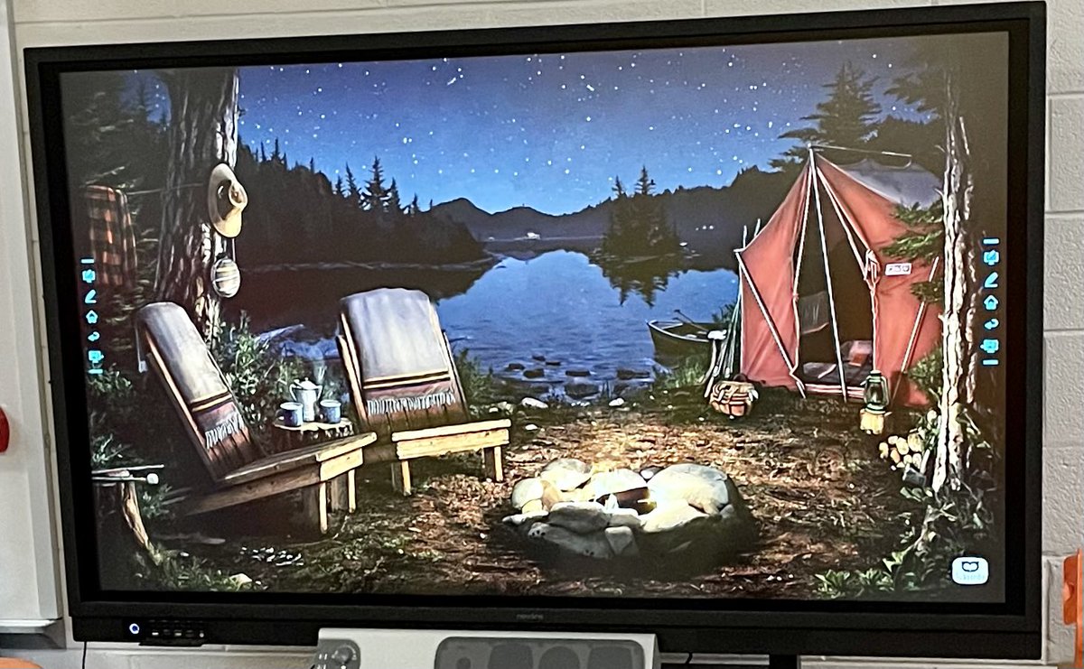 Mason2nd's tweet photo. Yesterday we had a Classroom Camp Out party! We hung out in desk tents, ate s’mores in the morning and had free time and LOTS of snacks in the afternoon! #triangletigers https://t.co/zopJAkvmEv