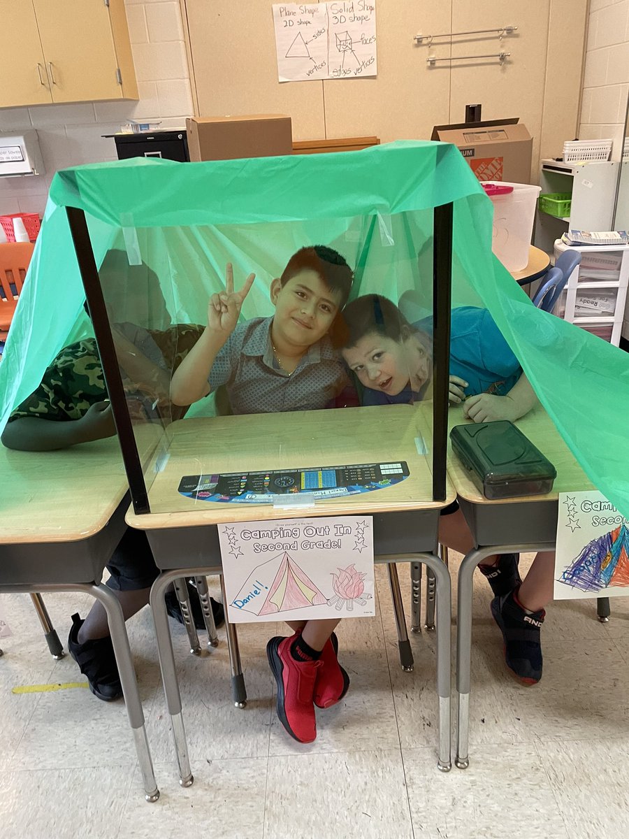 Mason2nd's tweet photo. Yesterday we had a Classroom Camp Out party! We hung out in desk tents, ate s’mores in the morning and had free time and LOTS of snacks in the afternoon! #triangletigers https://t.co/zopJAkvmEv