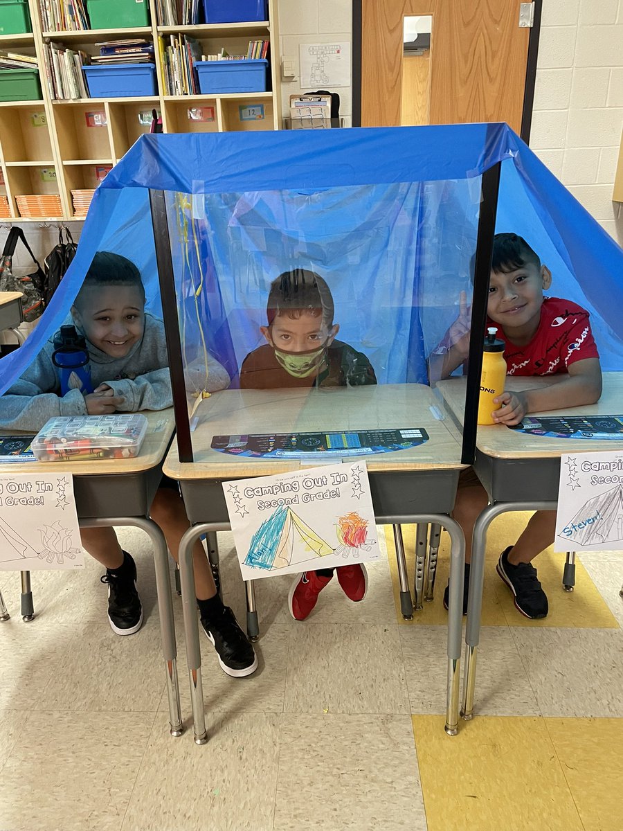 Mason2nd's tweet photo. Yesterday we had a Classroom Camp Out party! We hung out in desk tents, ate s’mores in the morning and had free time and LOTS of snacks in the afternoon! #triangletigers https://t.co/zopJAkvmEv