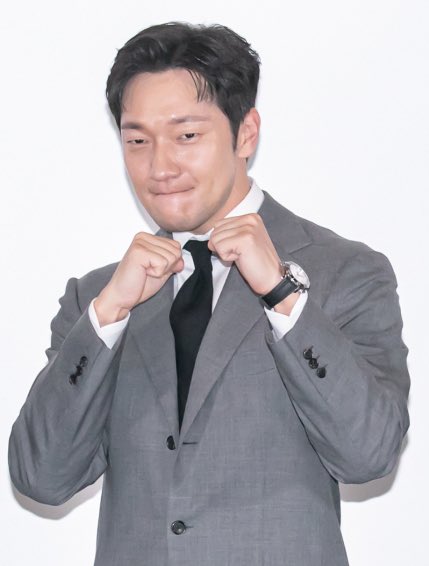 ff44127928's tweet photo. #손석구
정장 입고 귀여우기 있기? https://t.co/mBQULt5B2F