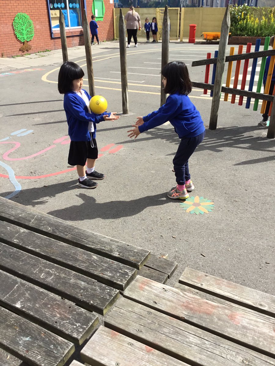 st_michaels_ham's tweet photo. π¦ Foxes are loving the weather at the minute. We especially enjoyed having our PE lesson outside. The teachers were so impressed with our hula hooping skills #phyiscaldevelopment #weareearlyyears https://t.co/N5tC2TOqdx