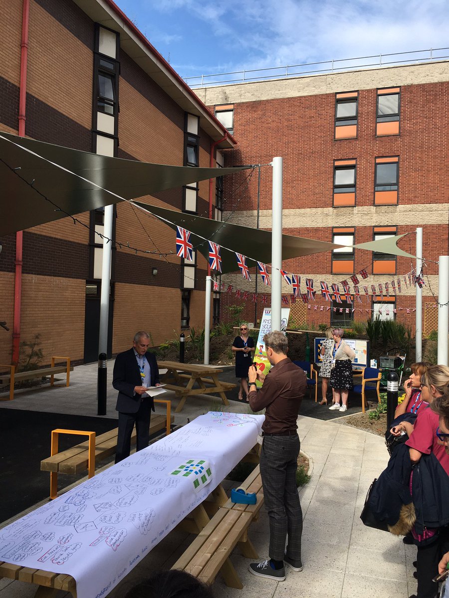 LD_TRFT's tweet photo. @RotherhamNHS_FT event for National Estates and Facilities Day. We are here to talk about development, careers and apprenticeships. So many great people here. Did you know that Estates and Facilities employ 250,000 staff across the NHS? Come down and see us! https://t.co/nokXOj2iTY