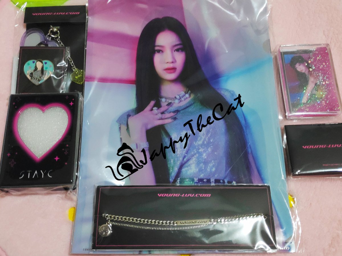 JappyTheCat's tweet photo. #jappymails 💌

💗 @yujinsale @zhierqi 💗
Thank you so much for the pasabuys/gos service! 🥹 Young-luv mds arrived safely! Until next time po ulit! 🫂🫶🏻💕
💐 #fromyjs #thxzhierqi https://t.co/J4lSZ3zYfA
