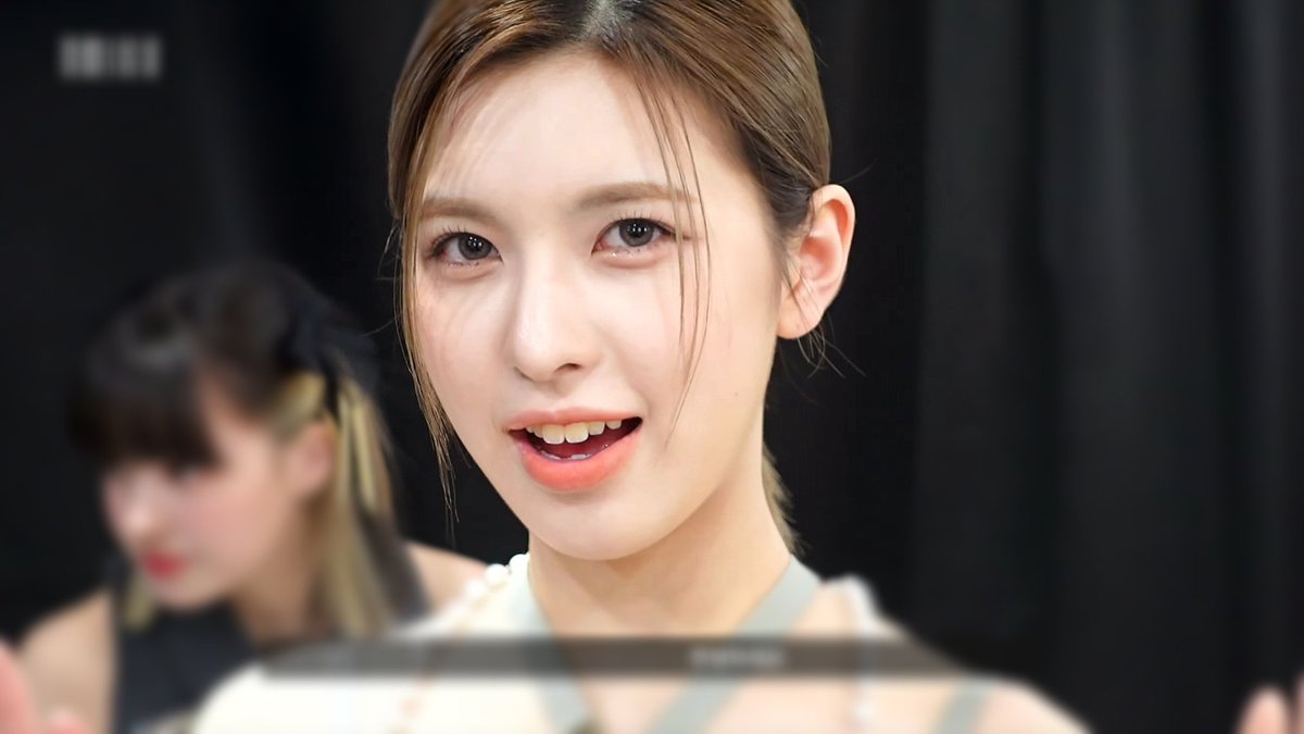 baejsfiles's tweet photo. KCON 2022 Premiere in Seoul Behind 

#BAE #배이 #NMIXX #엔믹스 https://t.co/Oa7s6rxDFM