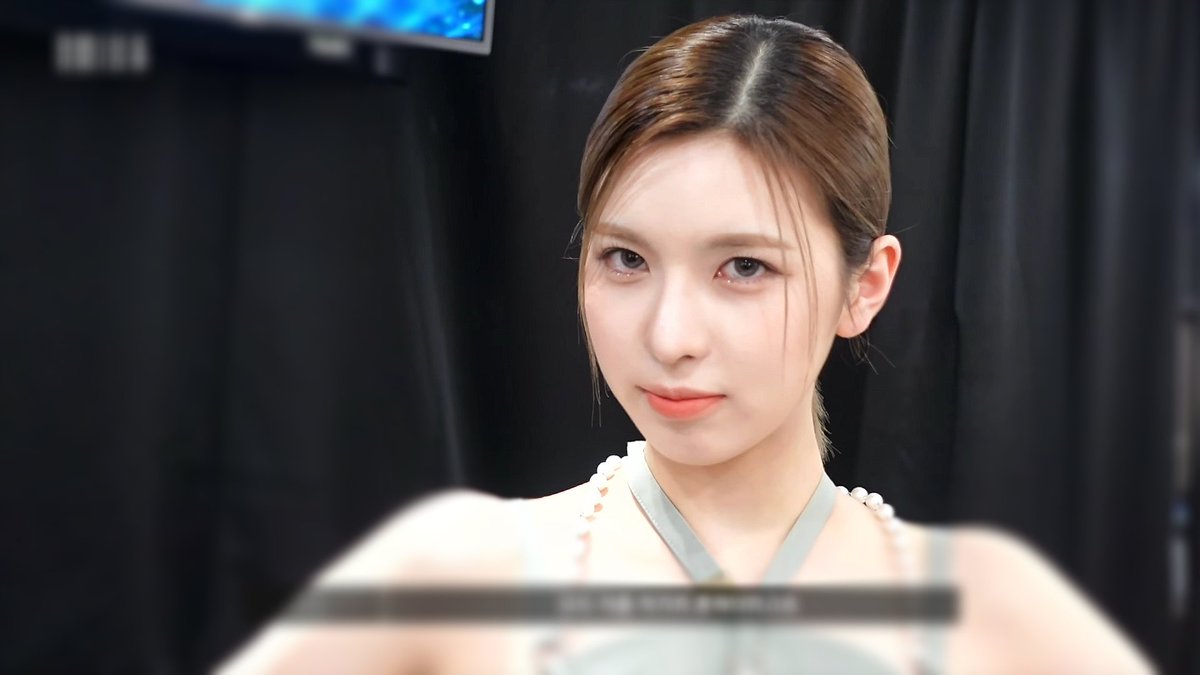 baejsfiles's tweet photo. KCON 2022 Premiere in Seoul Behind 

#BAE #배이 #NMIXX #엔믹스 https://t.co/Oa7s6rxDFM