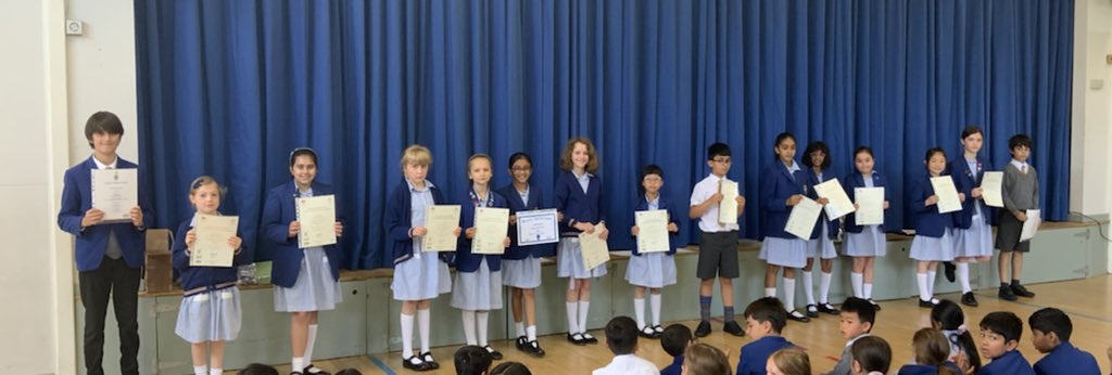 LBHS_Upper's tweet photo. Wow! Look how many fabulous musicians we have this morning collecting certificates! We are so proud of you - keep practising hard! 🎼 @ladybarnhouse #LBHSsuccess https://t.co/F7scixMQFv