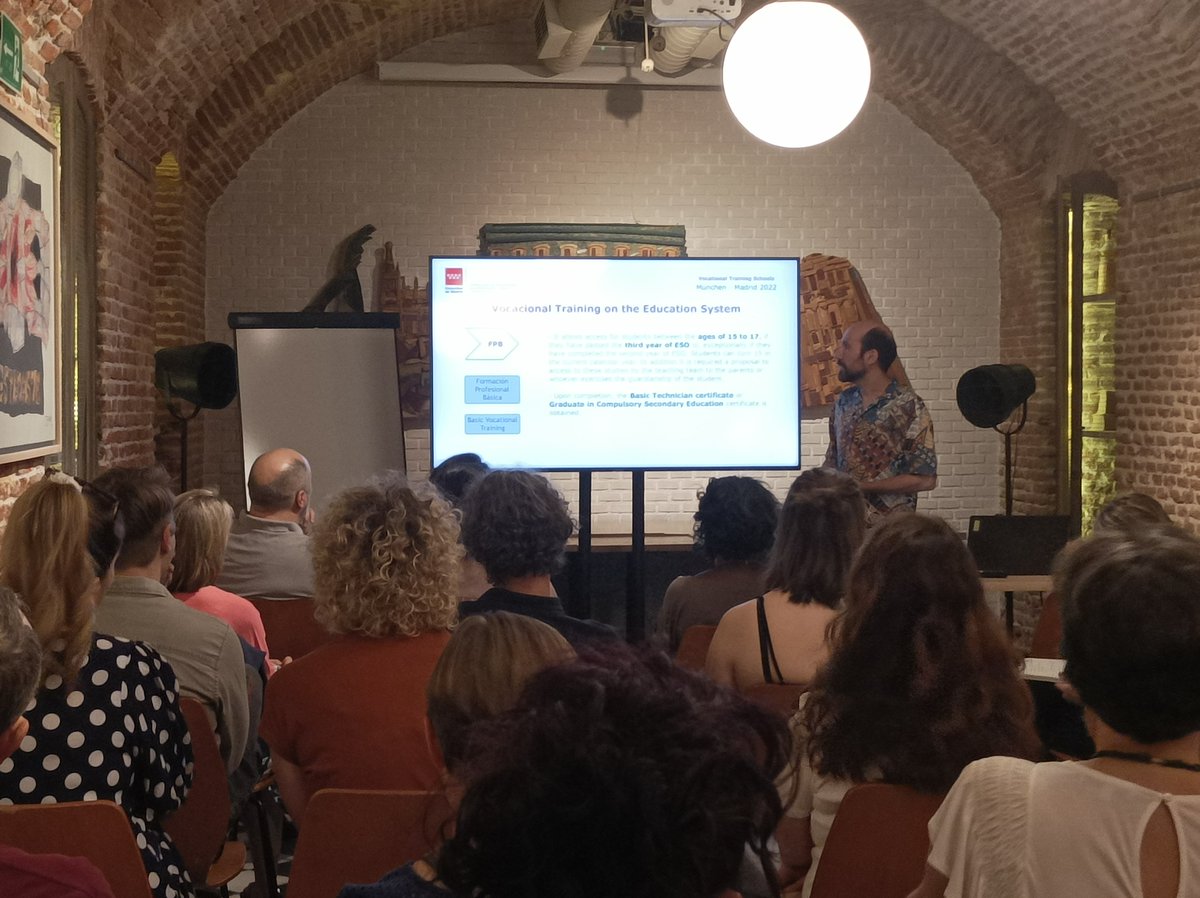 😊Hace una semana que acabó en Madrid el encuentro de profesionales de FP provenientes de las ciudades Xarxa Madrid y Munich 🇩🇪🇪🇸
📣 Durante tres días pudimos intercambiar experiencias y prácticas entre los diferentes IES y centros educativos.
¡Hasta la próxima!

<a href="/MadridJuventud/">Madrid Juventud</a>