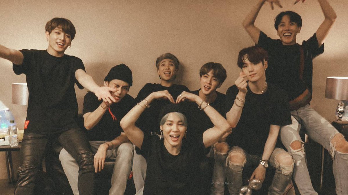 ParkChimmim's tweet photo. Dear BTS, 

You have no idea how much you've healed my heart and my mom from her sickness. Thank you. I love you. 🥺💜

Words can't express my gratitude. 

@BTS_twt https://t.co/ApWpzDWUHm