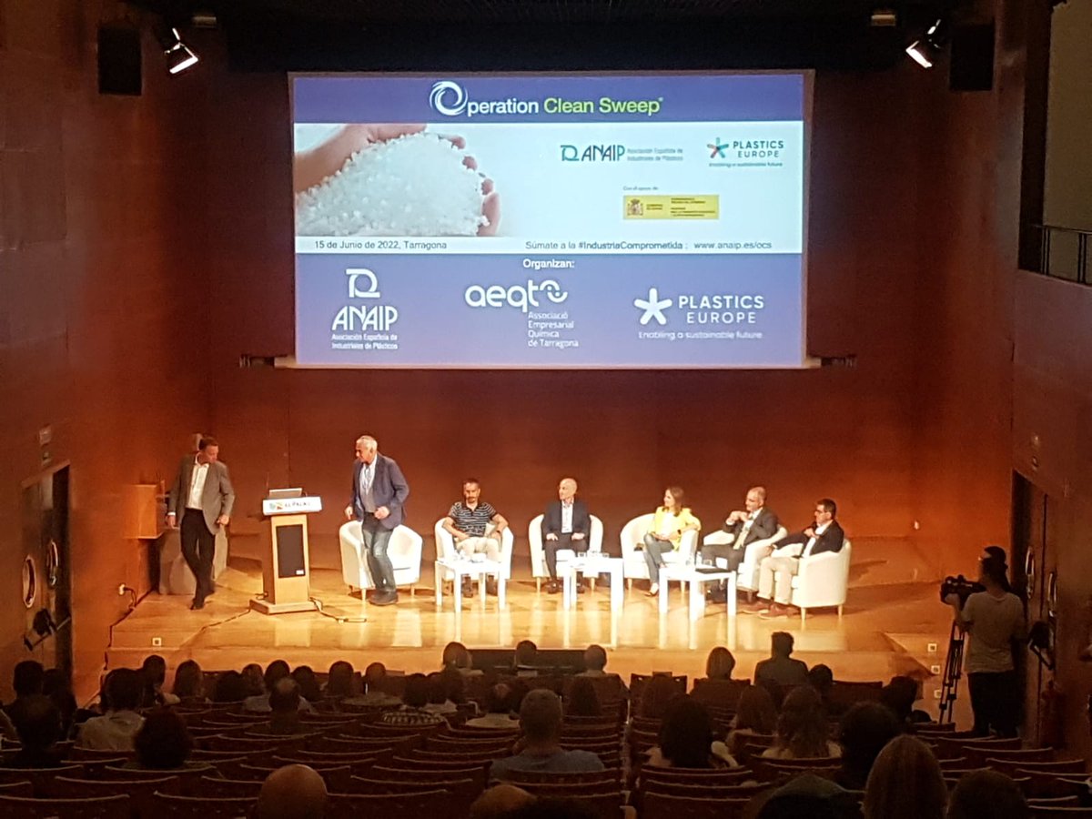ANAIP_es's tweet image. Comienza la jornada sobre el #ProgramaOCS que organizamos con @PlasticsEuropES y @aeqtonline en el Palau de Fires i Congressos de Tarragona. El objetivo es concienciar y promover la adhesión a esta iniciativa contra la emisión de granza al medioambiente. #IndustriaComprometida