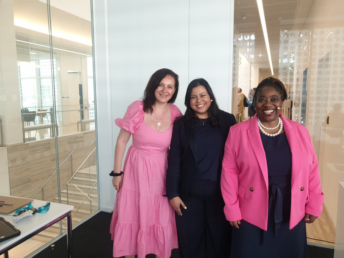 We totally didn't plan to be this coordinated for day three of @CogX_Festival @maria_axente @sukifuller 👀🌞💕 #CogXFestival22 #tech #LTW2022