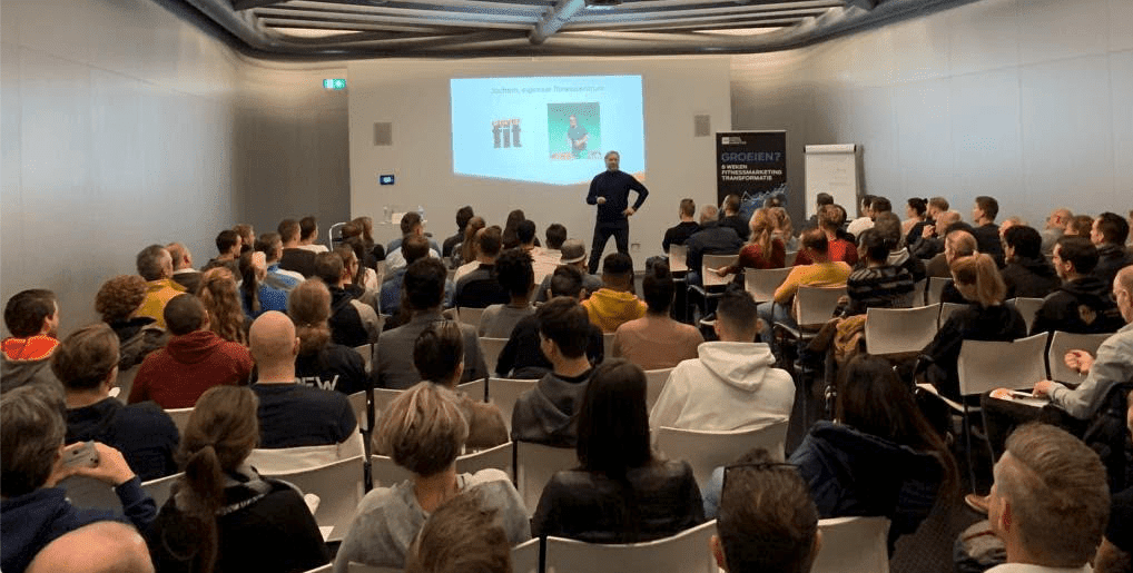 Leezenberg's tweet photo. Verzorg jij PT en/of FT (functional training)? En wil je een echt sterke Business bouwen? Er zijn nog 7 plekken vrij: 
👉 https://t.co/0oap3GgbLw 👍  Masterclass boordevol visie, kennis, ervaringen én praktische tips! Een event van #Matrix, #Enforce en #HiddenProfitsMarketing https://t.co/C5HmRtrxiD