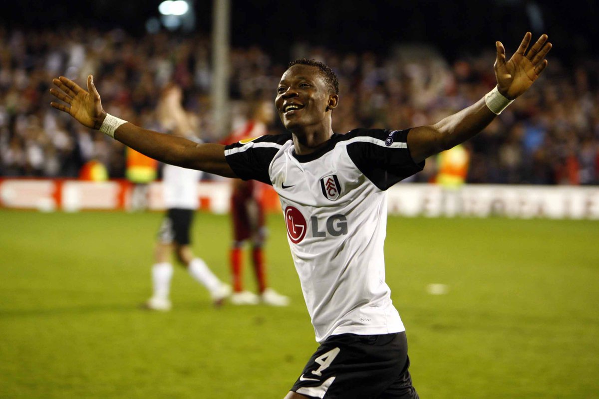 FulhamFC's tweet photo. Happy 41st birthday to @johnpaintsiljp4! 🎈

#FFC https://t.co/oUtMilGz1d