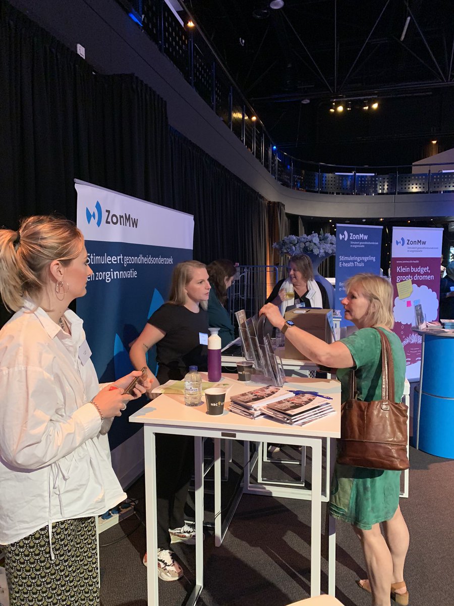 marijeblok's tweet photo. Gezellig druk bij de stand van @ZonMw! Wil je meer weten over onze #subsidies om zelf aan de slag te gaan voor de nieuwe generatie #ouderen? Kom vooral langs of bezoek een van de workshops waar wij onze inzichten delen 💡#ngolt https://t.co/PdN3EgVpA6