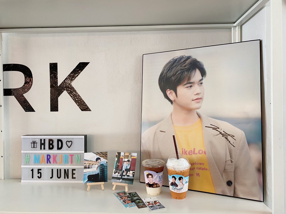 movylodge's tweet photo. งานอิเว้น วันเกิดน้องมาร์ค น้องมาเซอไพรแฟนคลับด้วย น่ารักสุดดดดด 

#markjrtn 
#Jirun25thBirthday
#Markjrtnbitthdaycafe
#movylodge #movycafe #cafeevent https://t.co/HvtVz7DEr1