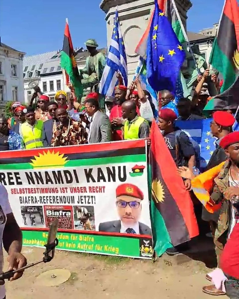 ubaku5's tweet photo. A Biafran Woman aged 81yrs flew from Italy  to participate in ONE MILLION ONE MAN MATCH IN BRUSSELS BELGUIM. Respect! https://t.co/EyUvseIbWr