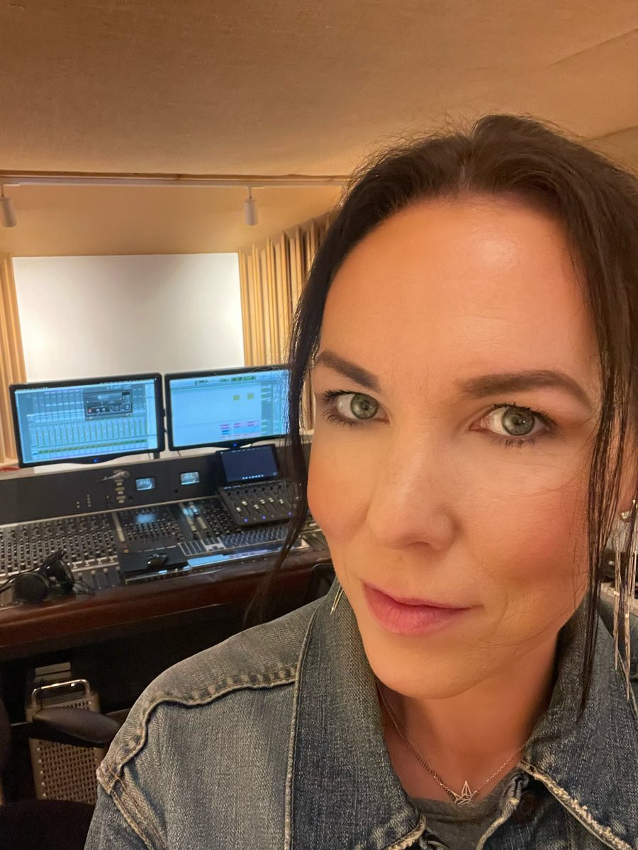 SingsAfterlight's tweet photo. We got happenings in the sound department… ooooh. #NewMusic #NewSound https://t.co/xYig9RHUIv