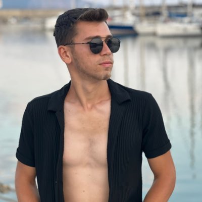 umutciftcix's tweet photo. #YeniProfilResmi https://t.co/fNIBRSGrK4