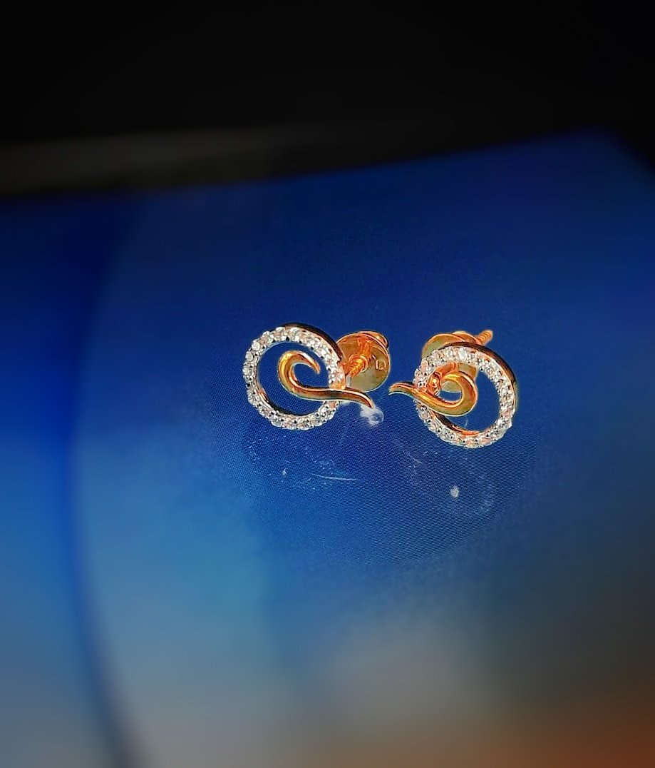 NilekaJewellery's tweet photo. Leave a little sparkle wherever you go ❤️
#Nilekajewellery
#earringscollection https://t.co/wmz8QUxIyA