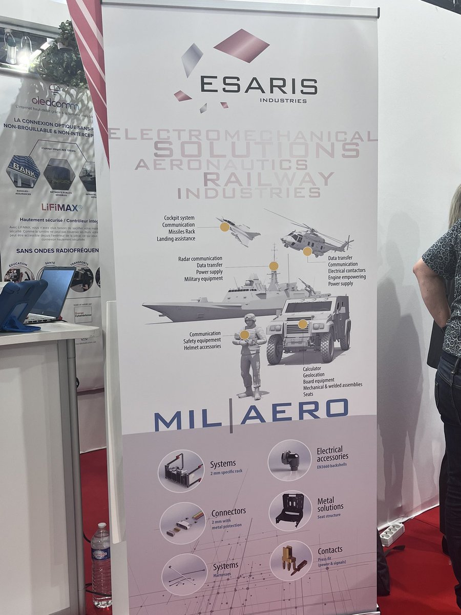 IMTFrance's tweet photo. [Partenariat] À l’occasion du salon #Eurosatory l’#IMTFrance signe un #partenariat stratégique de #recherche et de #formation avec #Esaris Industries. 
#composants électroniques #aéronautique #aérospatial #ferroviaire https://t.co/Rr8BhaicEf