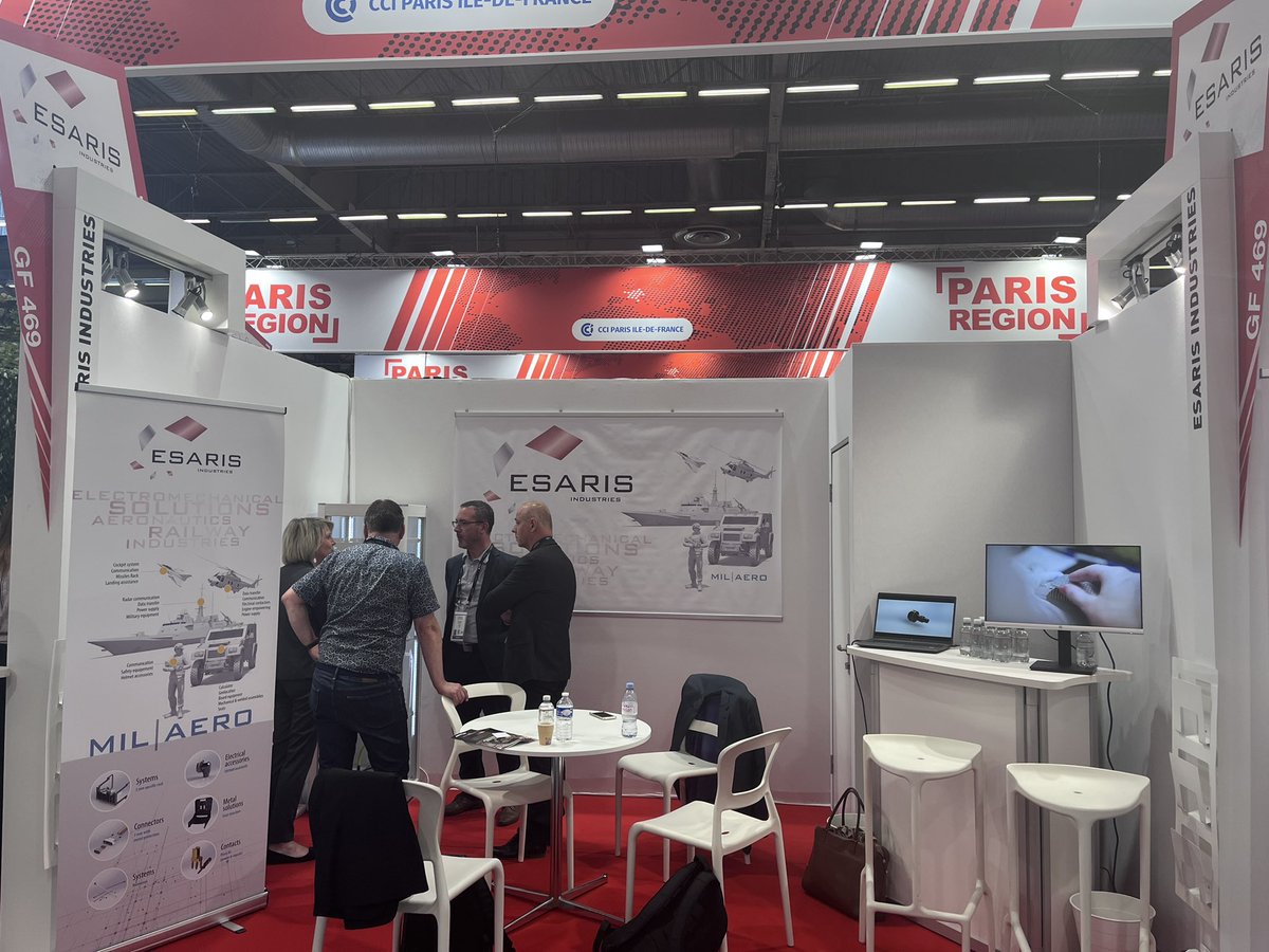 IMTFrance's tweet photo. [Partenariat] À l’occasion du salon #Eurosatory l’#IMTFrance signe un #partenariat stratégique de #recherche et de #formation avec #Esaris Industries. 
#composants électroniques #aéronautique #aérospatial #ferroviaire https://t.co/Rr8BhaicEf