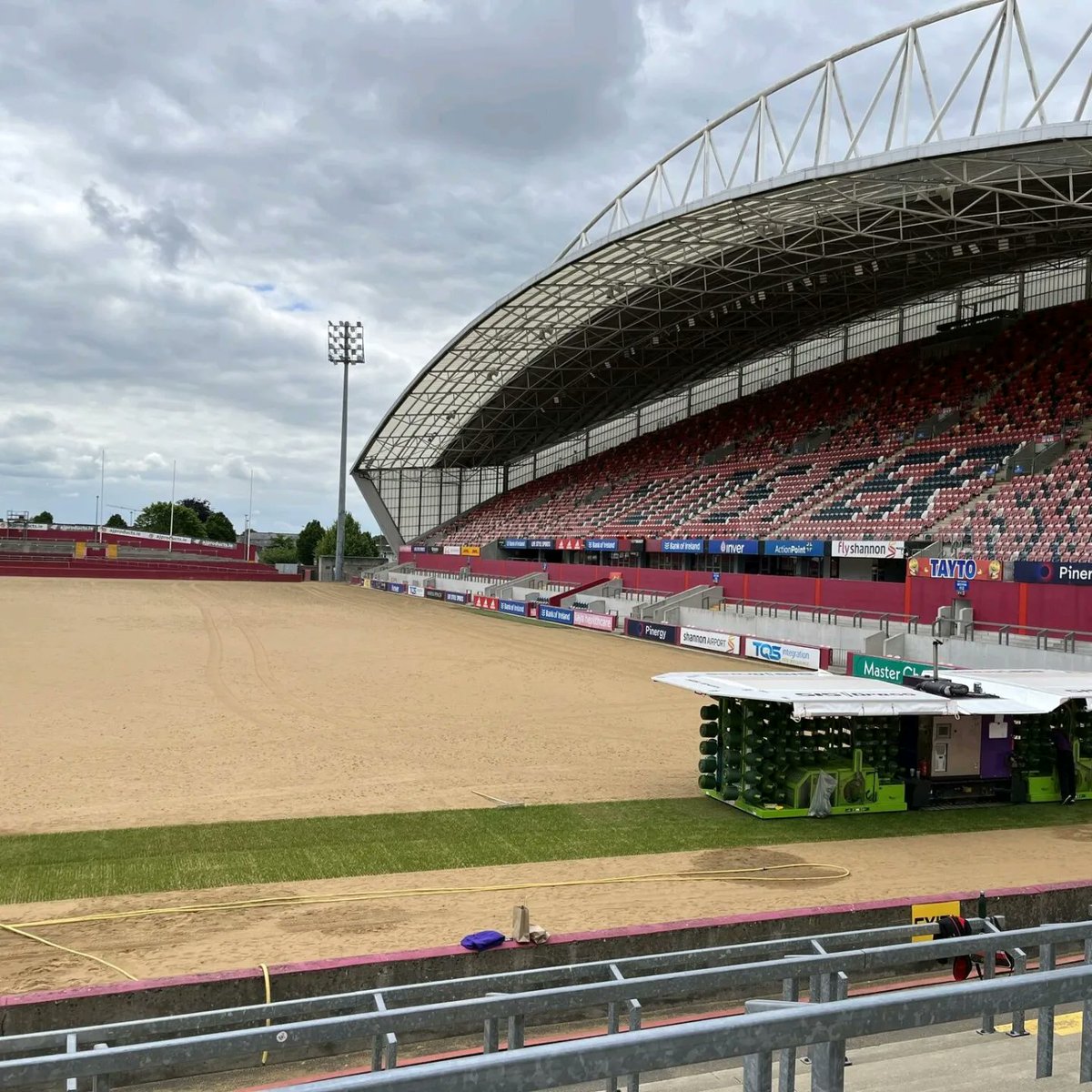 ireland_sis's tweet photo. SISGRASS stitching has started at Thomond Park, and we are delighted to be installing at the home of Munster Rugby.

Thomond Park ✅
Pairc Ui Chaoimh ✅
Aviva Stadium ✅

For more information please get in touch:
https://t.co/LvNFxb87Eb https://t.co/WURJti2Tw6